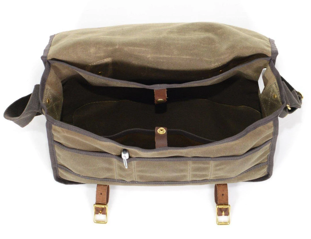 FROST RIVER TRADING Frost River Vintage Messenger Bag (USA) 5 FROST RIVER TRADING Frost River Vintage Messenger Bag (USA)