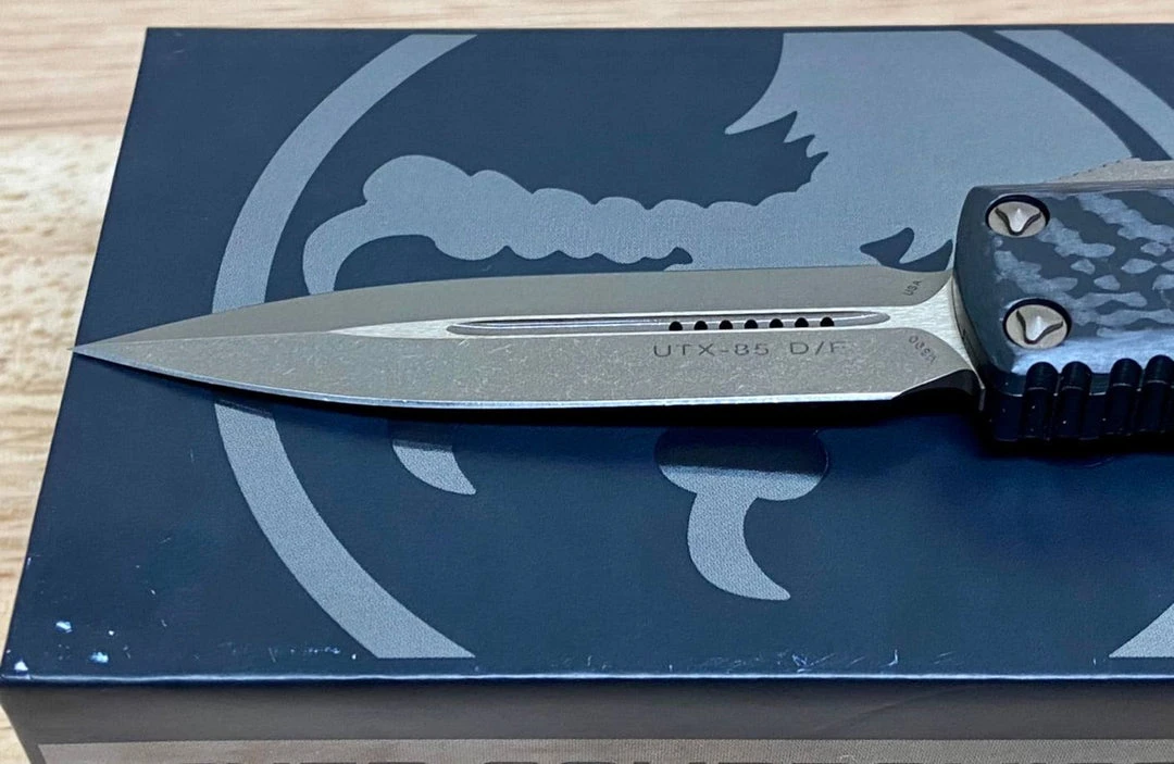 Microtech UTX-85 D/E SS Carbon Fiber Top Bronze Apocalyptic 232-13APCFS 3 Microtech UTX-85 D/E SS Carbon Fiber Top Bronze Apocalyptic 232-13APCFS