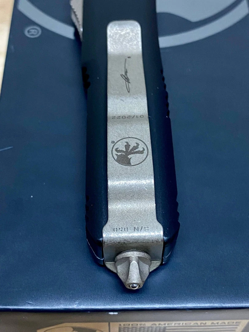 Microtech UTX-85 D/E SS Carbon Fiber Top Bronze Apocalyptic 232-13APCFS 4 Microtech UTX-85 D/E SS Carbon Fiber Top Bronze Apocalyptic 232-13APCFS